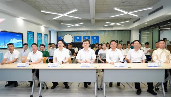v8哈希游戏国际物流受邀参加“一带一路上的无锡力量”新闻行动启动仪式